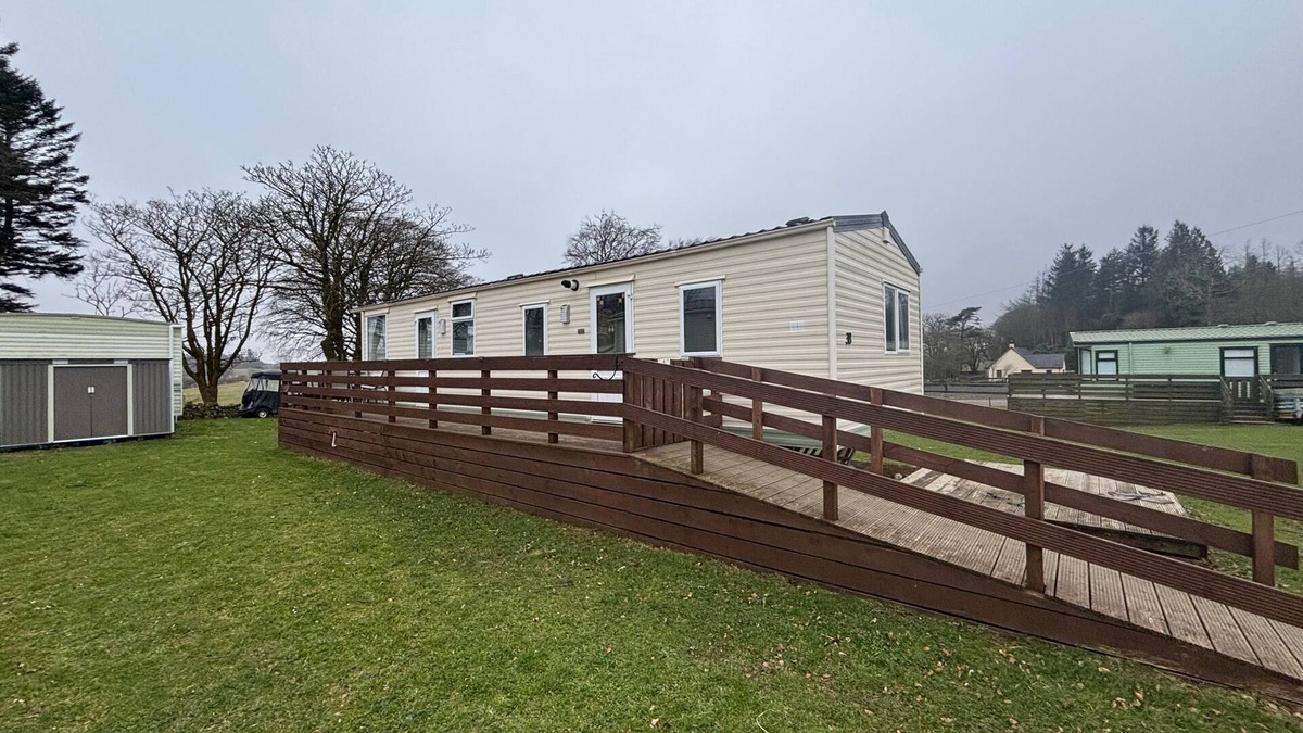 Balminnoch Cabin | No 38 Heilan Hoose at Three Lochs Newton Stewart