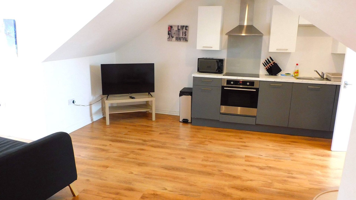 Lanark Apartment | No 7 - Modern 1 Bedroom Apartment in Lanark Town Centre