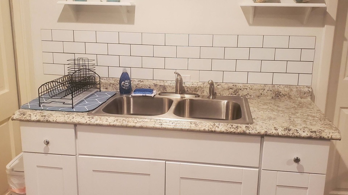Victoria Apartment | NO CONTACT Mother-in-Law Suite