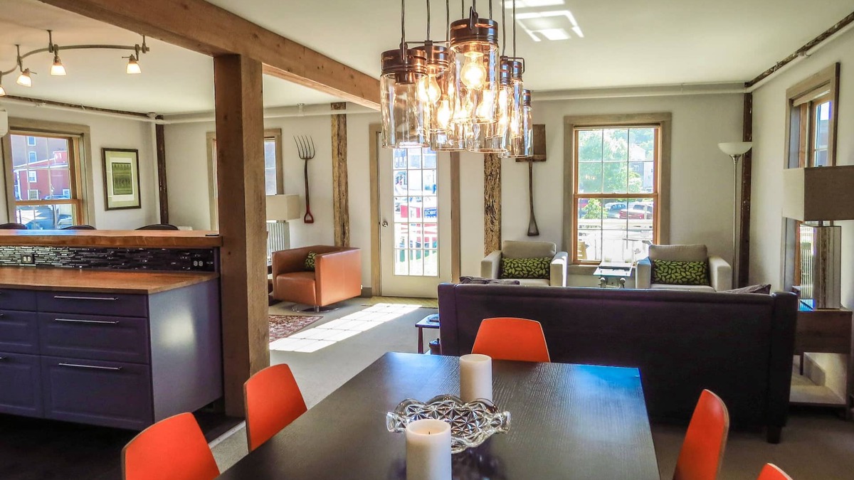 Belfast Apartment | No hidden cleaning charges. Huge 3bd/3ba apartment with tons of waterviews.