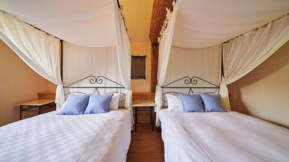 Shima Hotel | No pets allowed Tender cottage with two canopy d/Shima Mie
