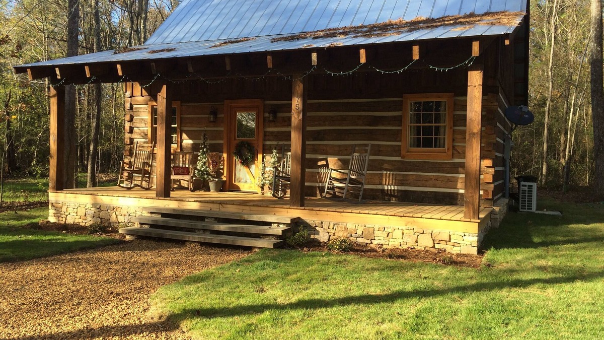 Corinth Cabin | NO PETS. Log Cabin in Corinth, Ms. Close to Shiloh National Park & Pickwick Lake