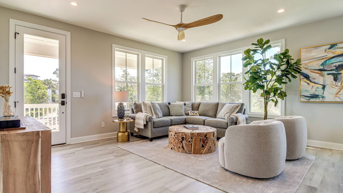 Myrtle Grove House | "No Regerts" a Modern and Spacious 5-bedroom home in Wilmington