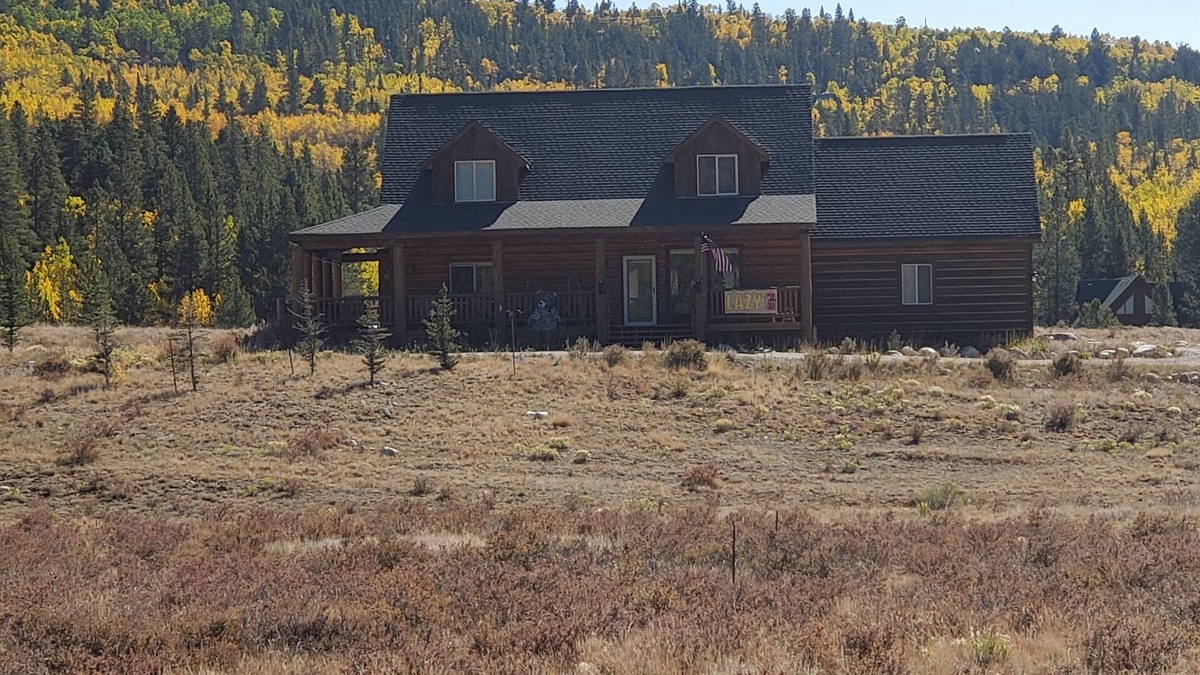 Alma House | No rental restrictions Hot Tub Retreat minutes to Breckenridge.