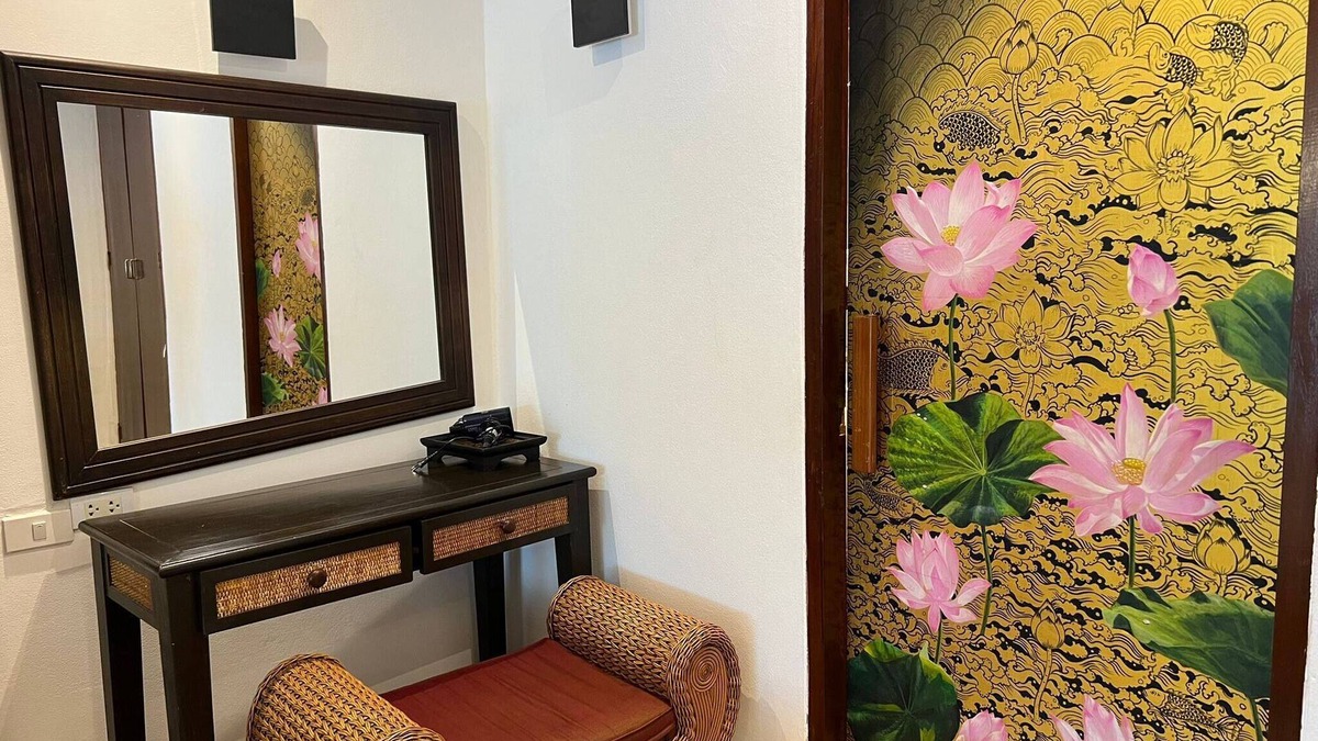 Bang Khla House | No8 Double Suite, Rainbow Arokaya Welnes