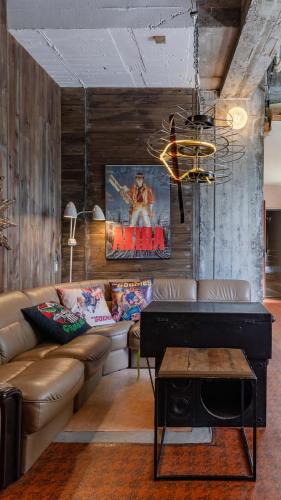 Gotemba Apartment | noctarium - A Private Cinema Hotel