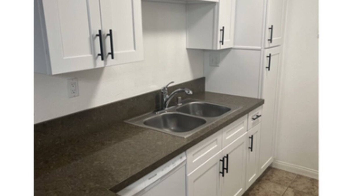 NoHo Arts District Apartment | NOHO ARTS APT