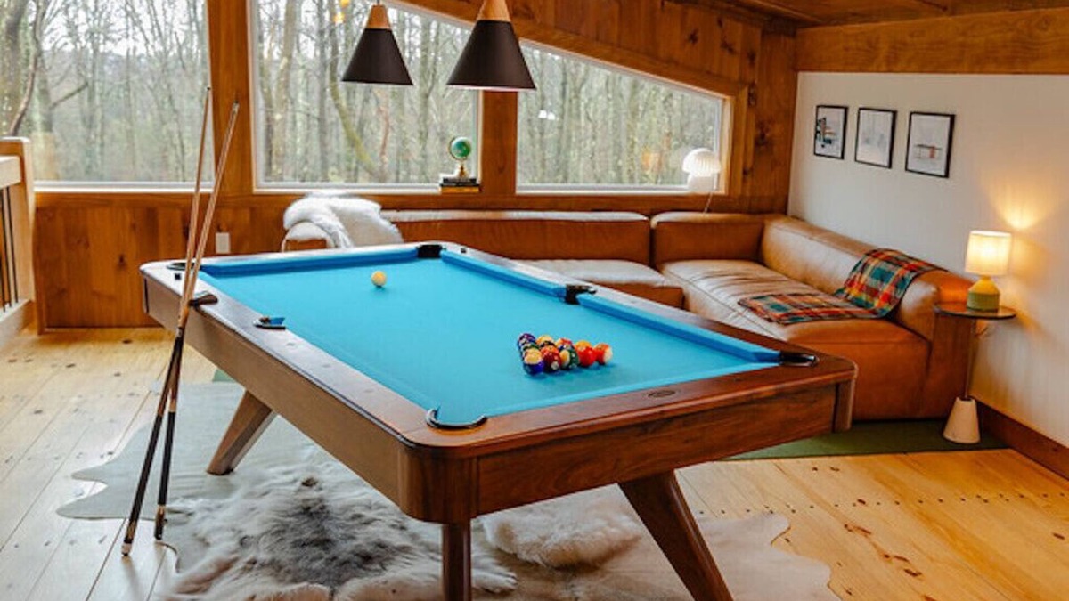 Jim Thorpe Cabin | Noir Haus - NEW! Custom luxury cabin 2 acres w pool table fire pit hot tub