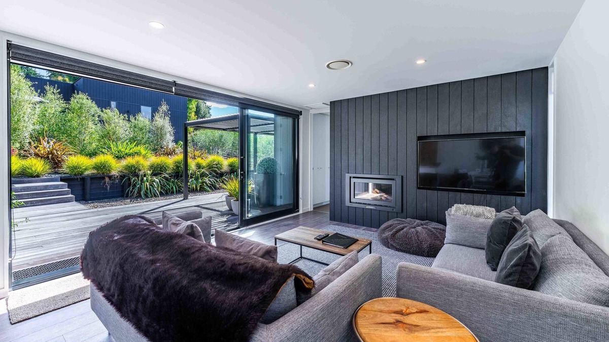 Wanaka House | Noir South Retreat Th