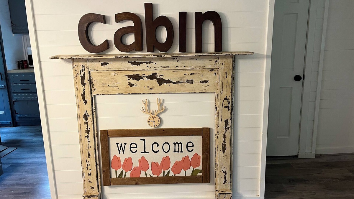 Marble House | Noisy creekfront cabin in Marble! Pet friendly! Close to the casino