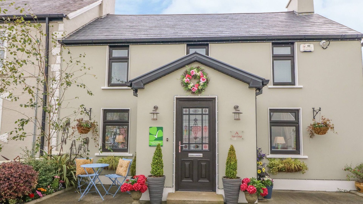 Killarney Cottage | NONO'S COTTAGE, pet friendly in Gneeveguilla, County Kerry