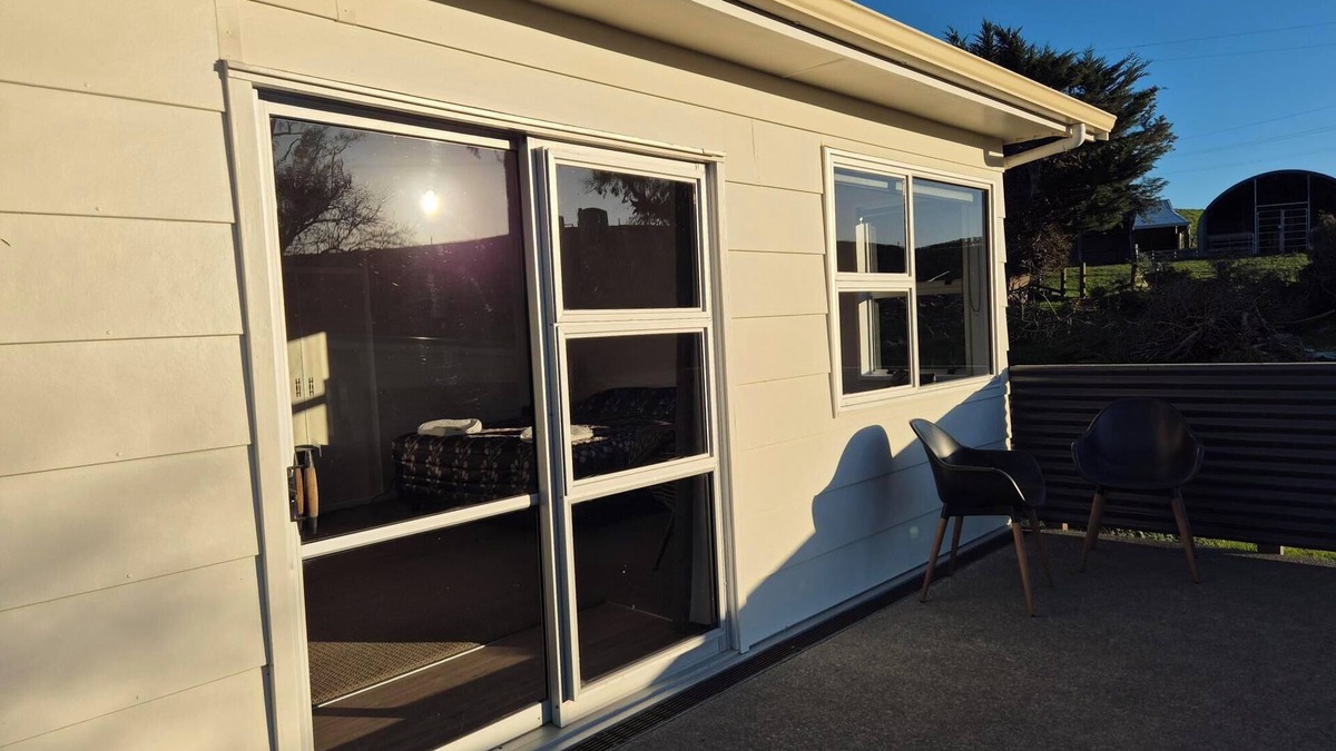 Cheviot Cottage | Nonoti Farm.nWarm, cozy and rural views.n5 minutes from Cheviot.n Self contained