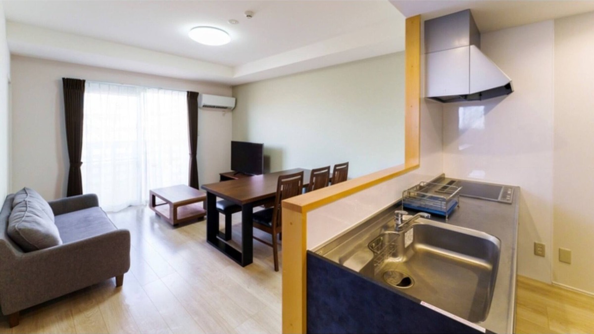 Kumejima Hotel | Nonsmoking deluxe family twin room without meals/Shimajiri-gun Okinawa