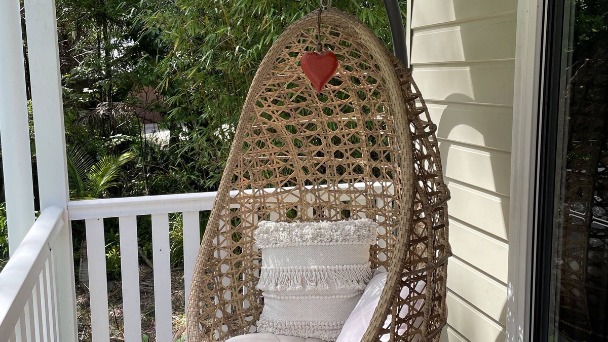 Verrierdale Cottage | Noosa Hinterland Escape with your Furry Friend. Beach and hinterland position!