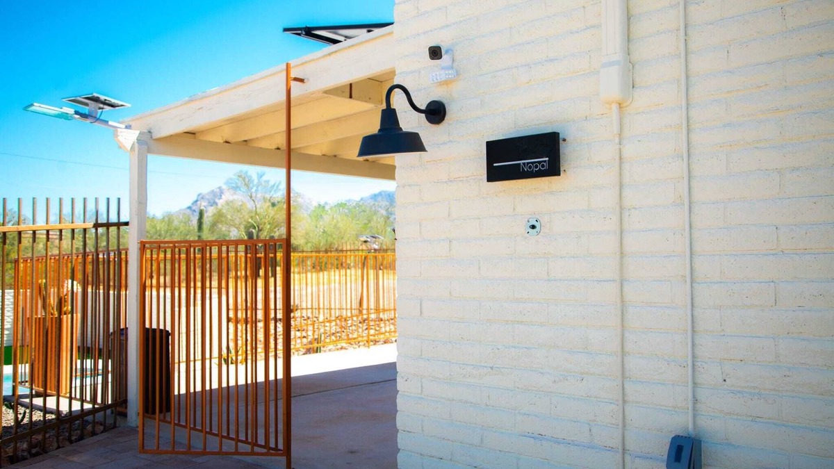 Oracle Heights Estates Apartment | Nopal Apartment Sunset Views & Skyline Serenity