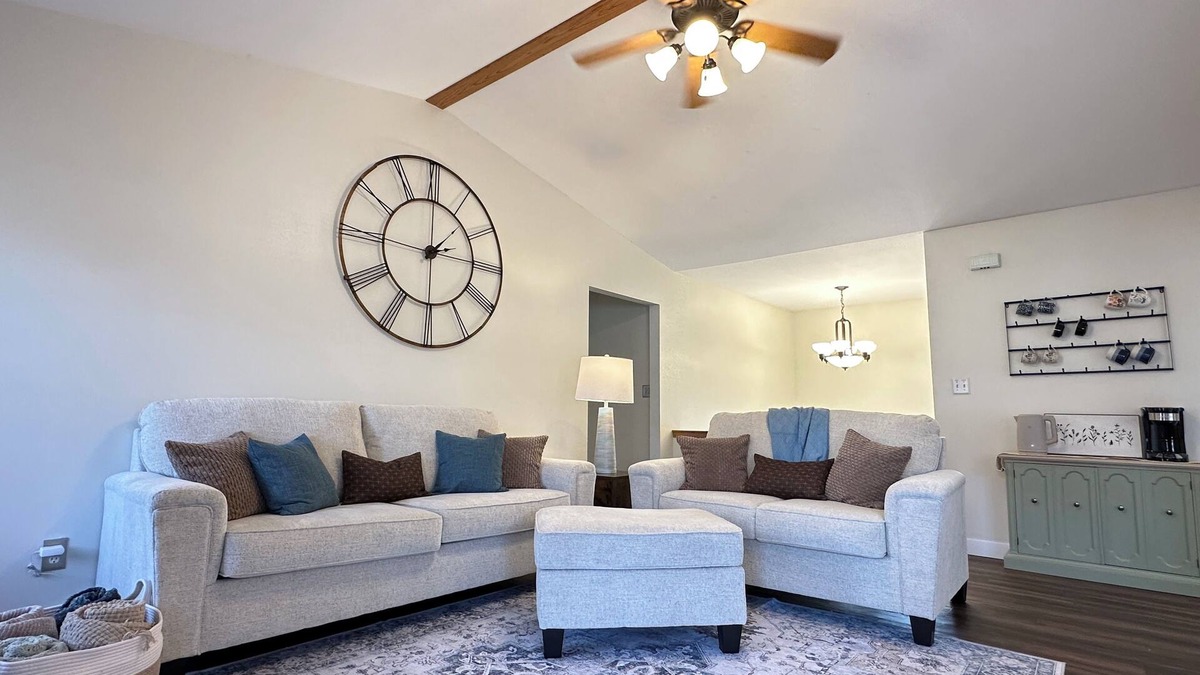 Clear Lake House | Norb's Nest—spacious cottage, close to Main St