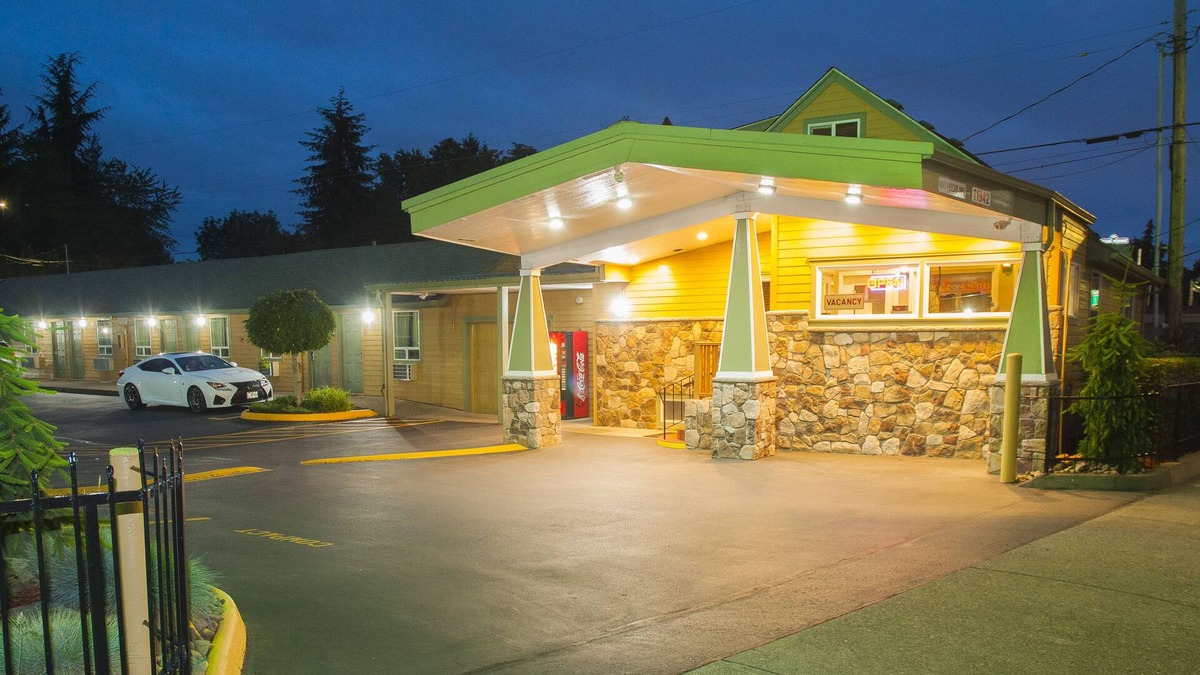 Parkrose Hotel | Nordic Inn & Suites