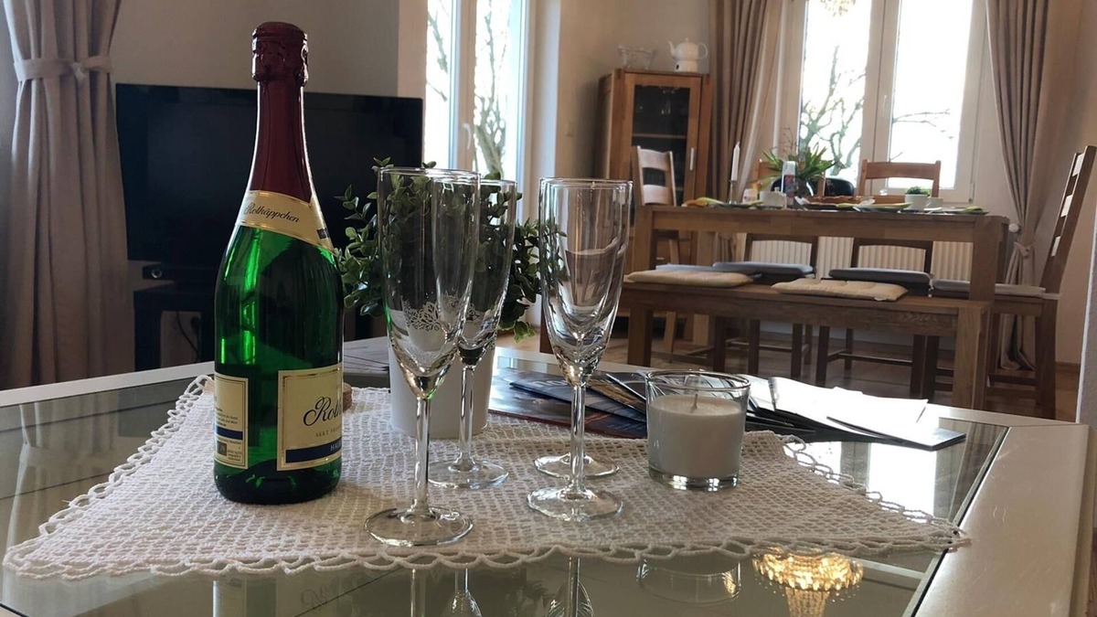 Wobbenbull House | Nordseeblick holiday home in a secluded location with sea views and dog