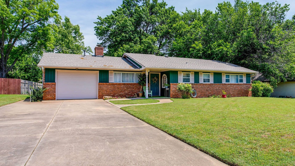 Norman House | Norman Home w/Yard, Walk to Park & OU Campus!