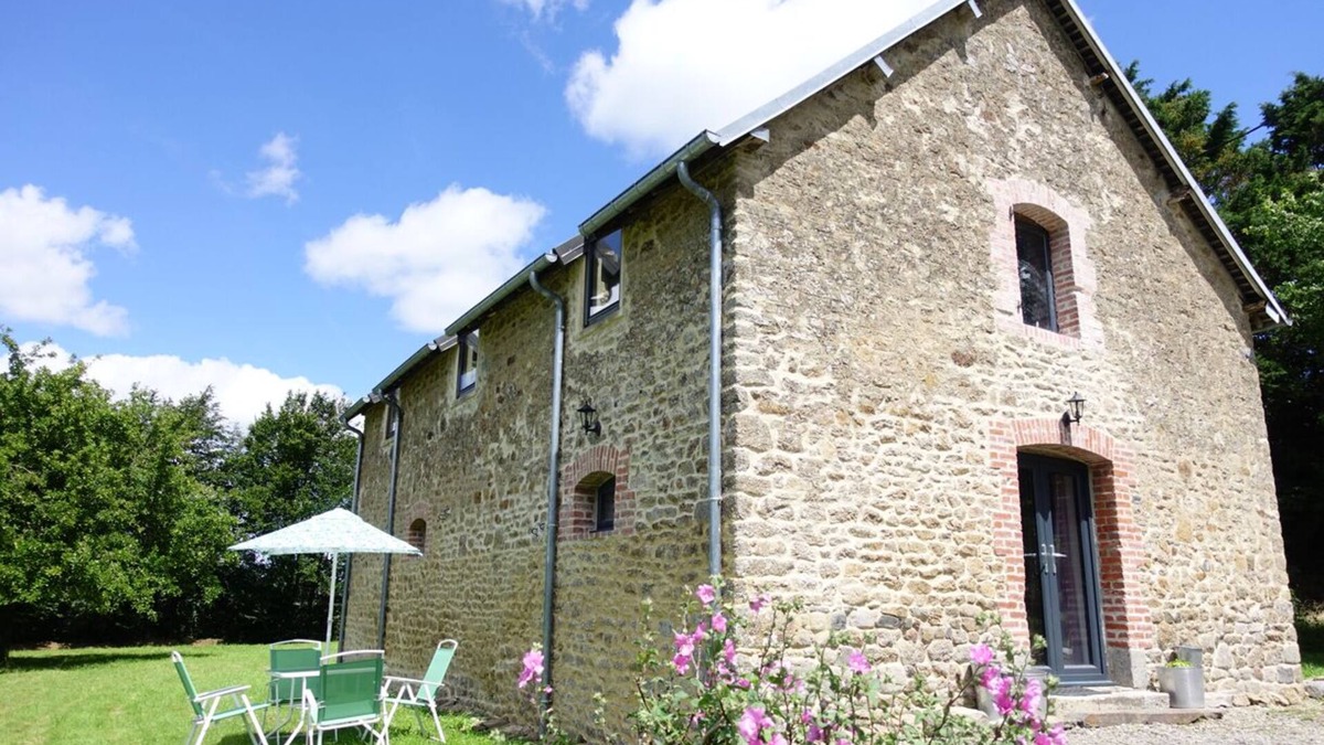 Saint-Aubin-des-Bois House | NORMANDY BARN CONVERSION. Detached 3 bedrooms, 20 mins beach, countryside peace!