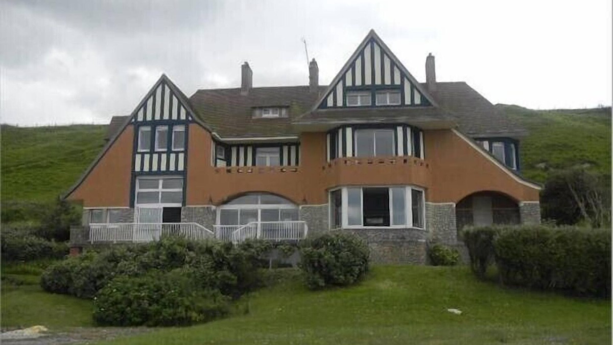 Vierville-sur-Mer Villa | Normandy Ocean Front Villa, Omaha Beach, Historic D-Day Landing Beach, France