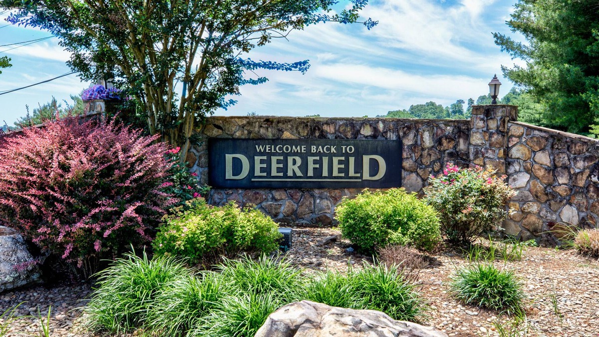 La Follette Condo | Norris Lakefront Condo at Deerfield Resort