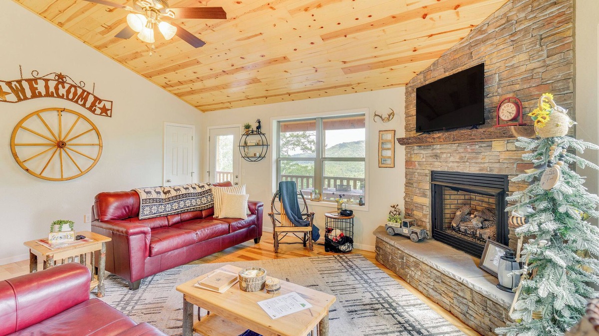 Murphy Cabin | North Carolina Cabin - Pool Table & Mountain Views