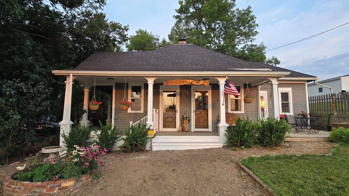 Hartington Cottage | North Crick Lodge- 2-bedroom Cottage in the Country Village of Bow Valley