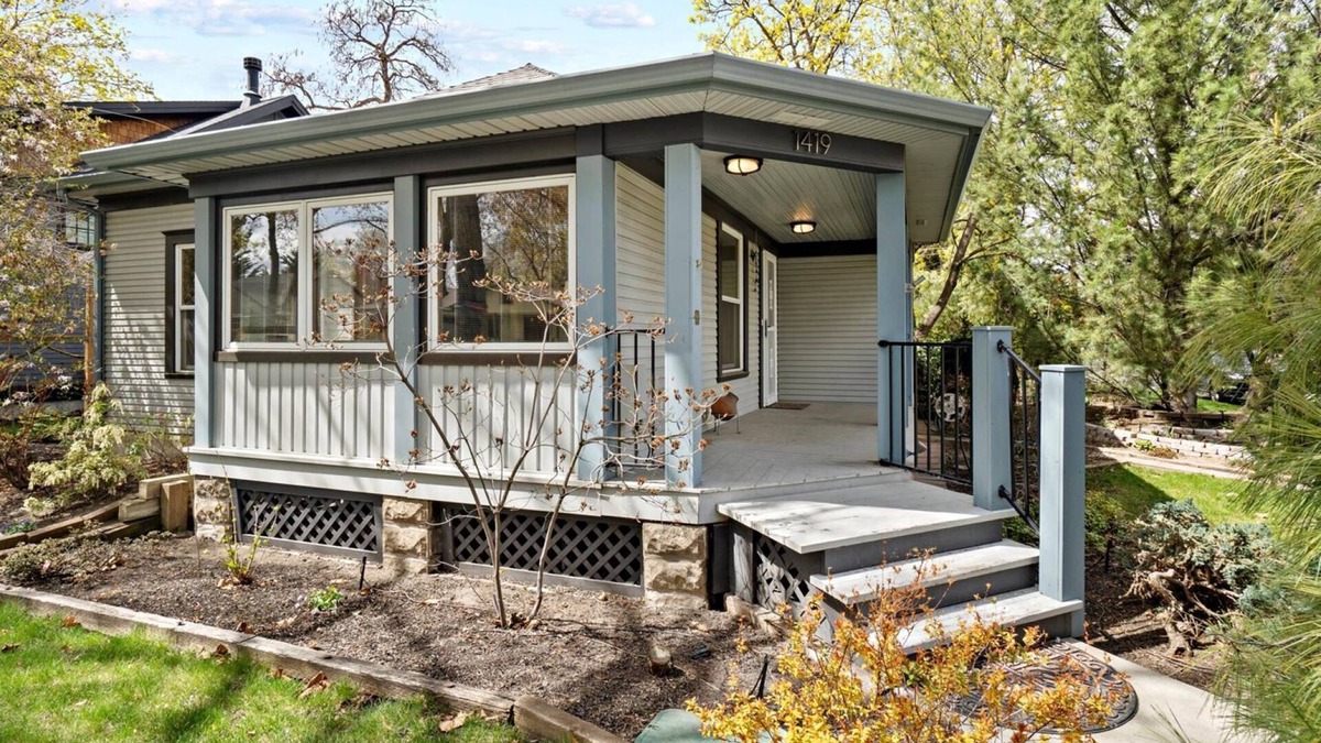 North End House | North End Cottage! Walk the Tree-lined Neighborhood to Hyde Park + Camel's Back Park