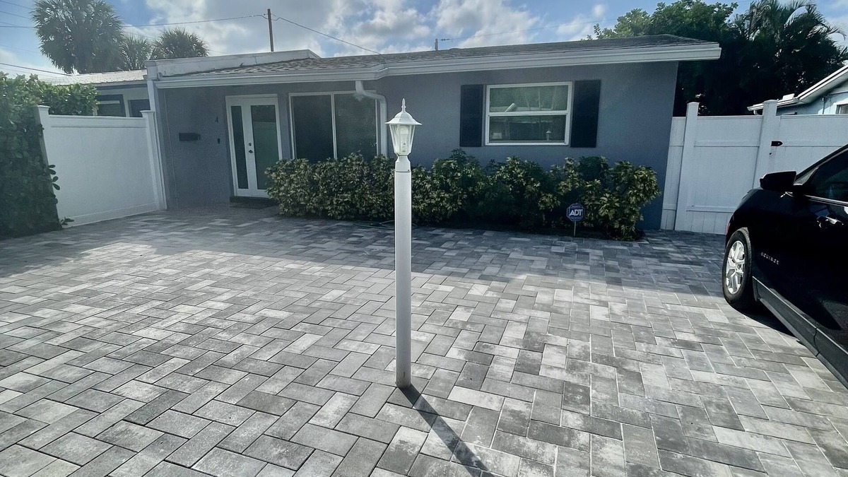 North Palm Beach House | North Palm Beach Getaway House, Close To Beaches!☀️
