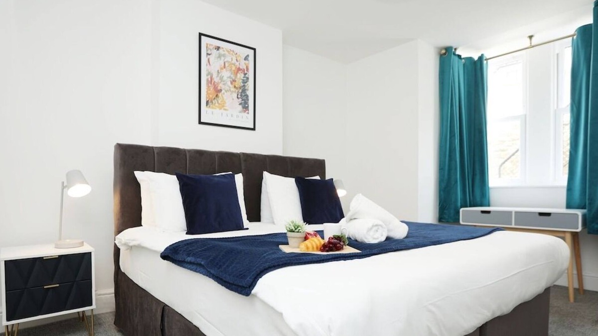 Bristol Apartment | North Rd Apartment~Close to Gloucester Rd~Parking