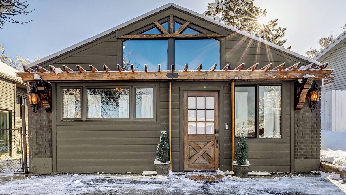 Bountiful Cottage | North Salt Lake Escape w/Hot Tub and Claw foot Soaking Tub