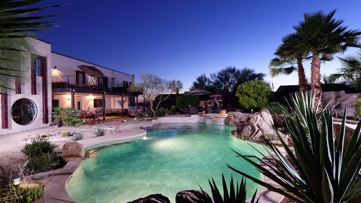 Velvet Shadows House | North Scottsdale Private Luxury Resort with Saltwater Pool