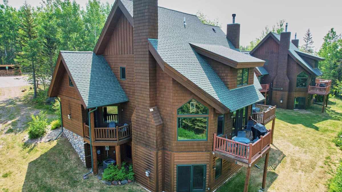 Lutsen House | "North Shore Retreat" Lutsen 5 Bed/4 Bath, Sleeps 14, Ski in - Ski out
