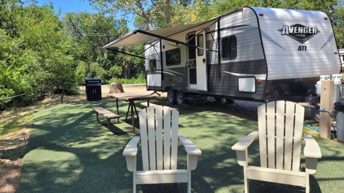 Roxbury RV Rental | North Shore RV
