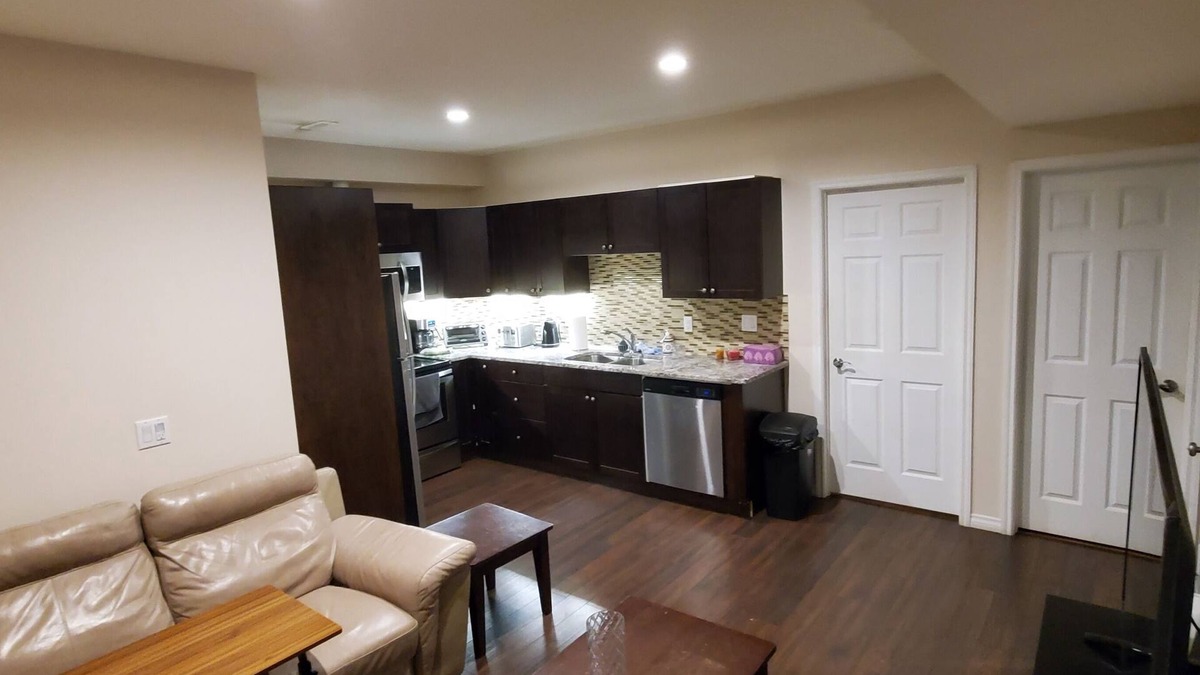 Timberlea Apartment | North Side of City 5 min to site bus One bedroom Basement