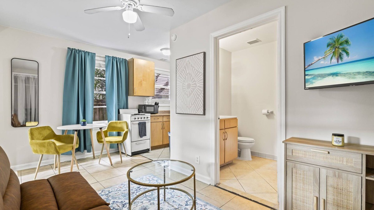 Neptune Beach Apartment | Northeast Florida Retreat