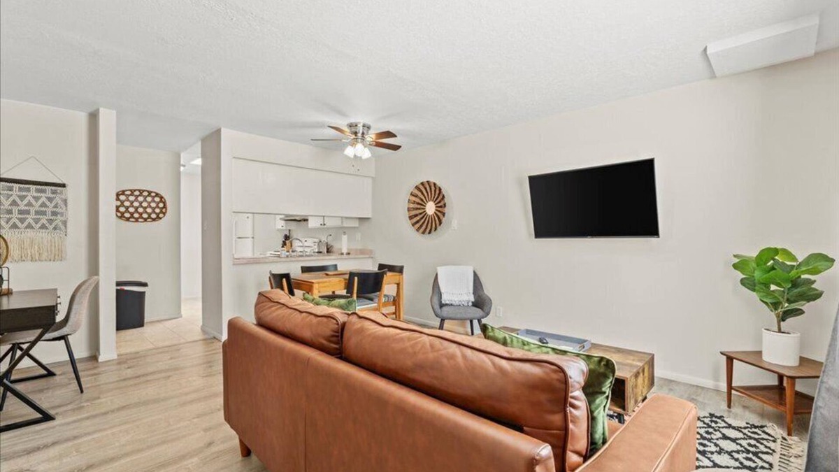 Northeast Heights Condo | Northeast Heights - Foothills 2 Bedroom 1 Bathroom Unit