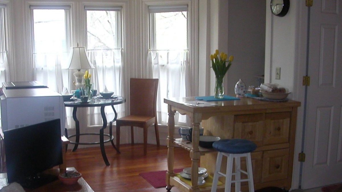 North Smithfield Apartment | Northern Rhode Island Antique Home One-Bedroom Second Floor Apartment