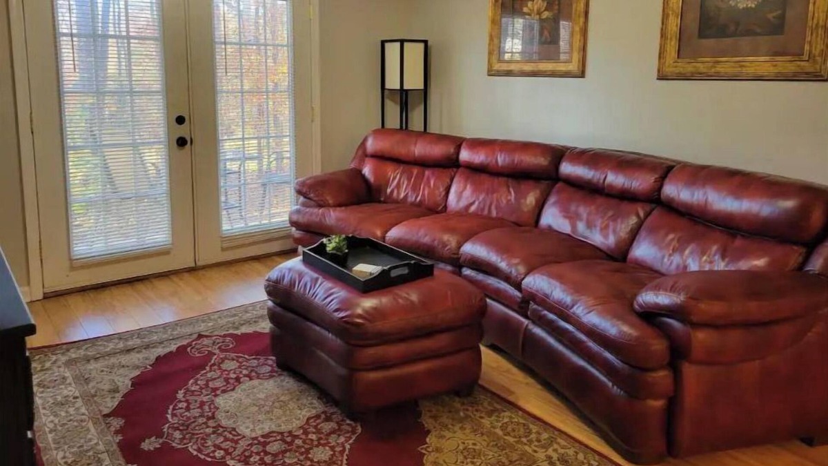 Greenwood Condo | Northside Condo with Wooded View