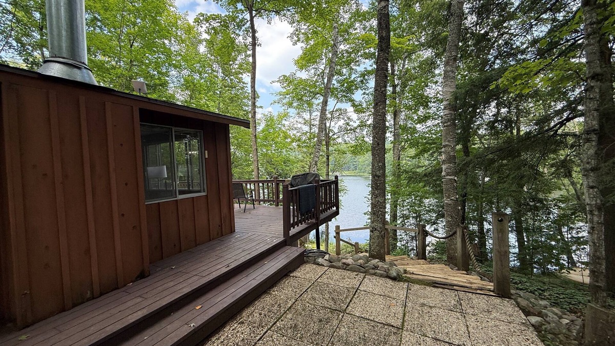 Gleason Cabin | Northwoods Cabin Escape – Scenic Harrison Hills Views & Lakeside Firepit