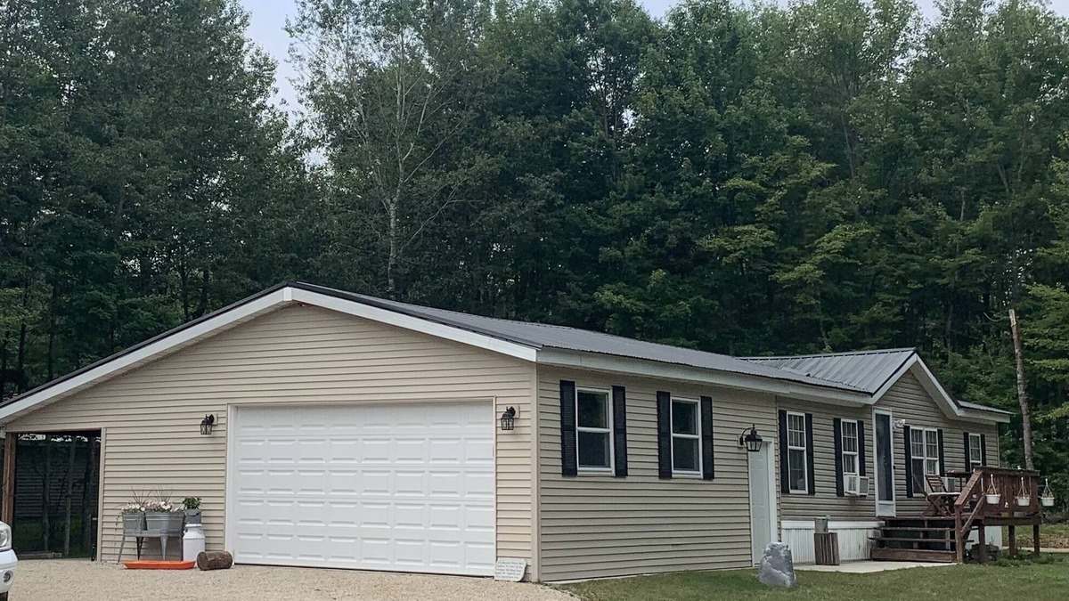 Athelstane House | Northwoods getaway - minutes from beach, fishing & trails!