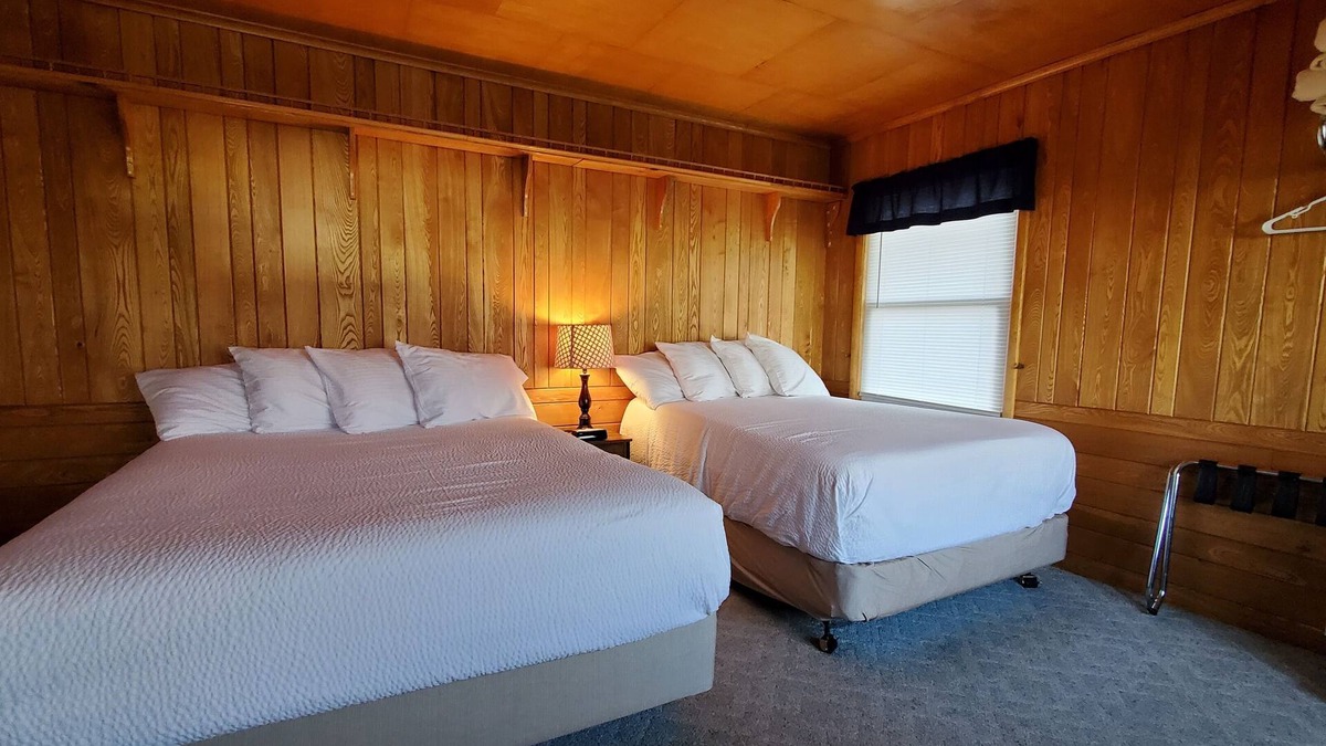 Long Lake Cabin | Northwoods Lodge Hotel Room 1