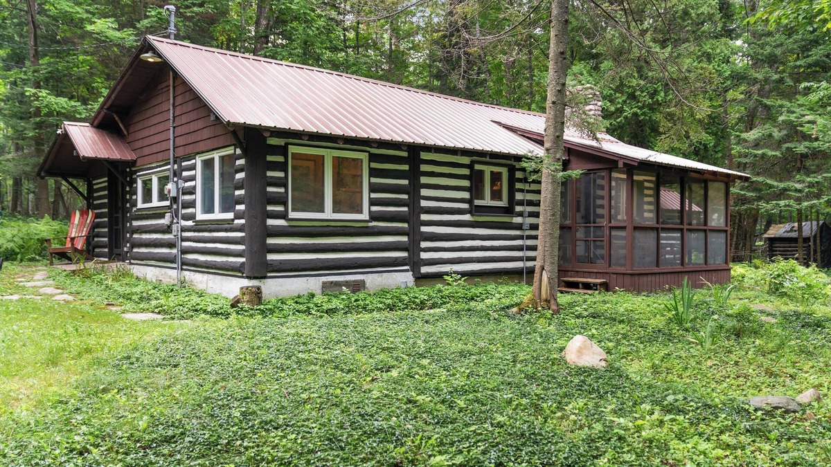 Harbor Springs House | Northwoods Nook: 2 BR, 1 BA House in Harbor Springs , Sleeps 4