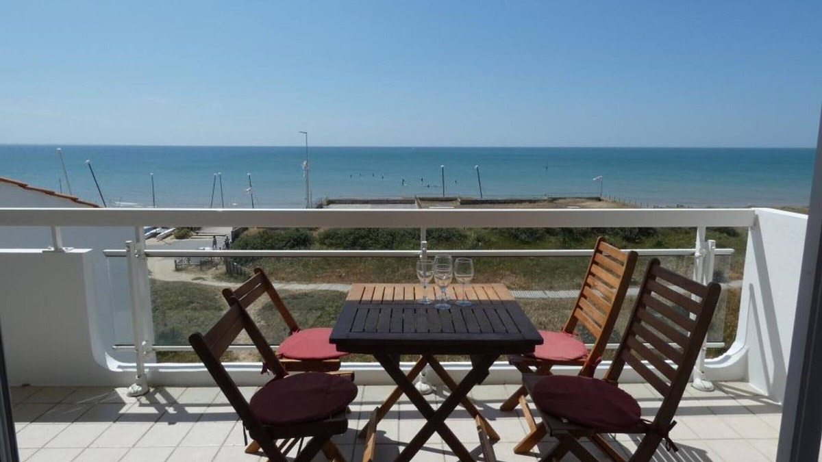 Notre-Dame-de-Monts Apartment | Notre-Dame-de-Monts - 58m² Apartment, 2 Bedrooms, Balcony, Parking - 4 People