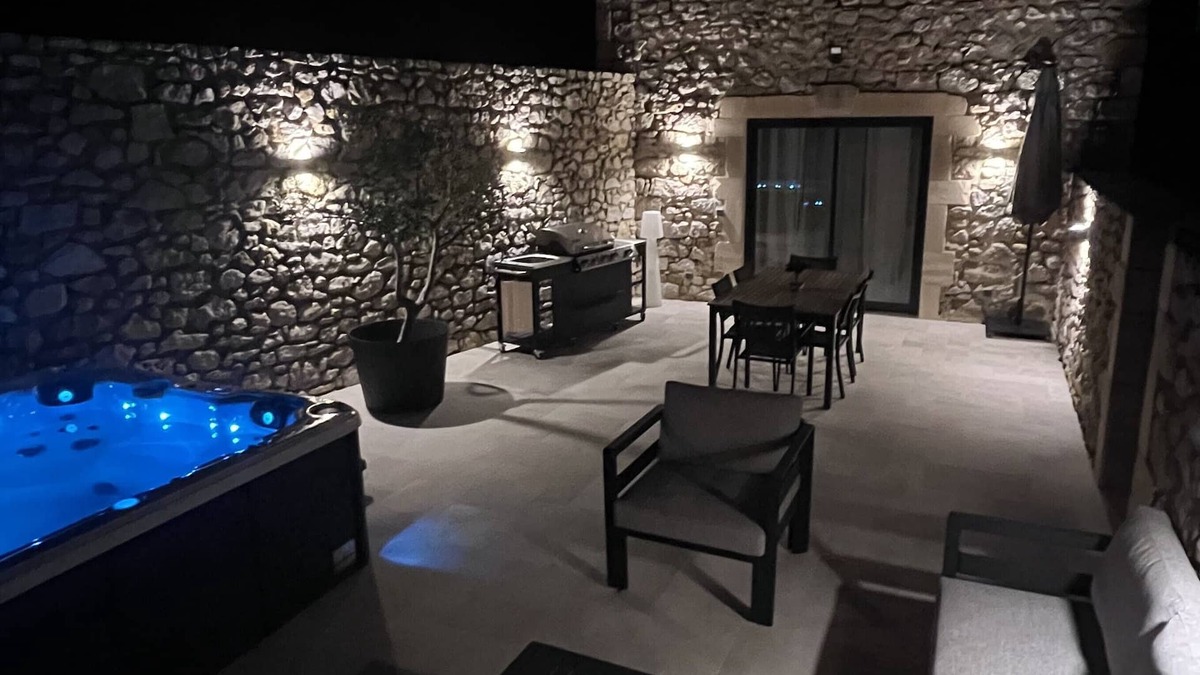 Brujas House | Nouveau Gite 5 Etoiles Avec Jacuzzi AU Domaine DU Grand CRU