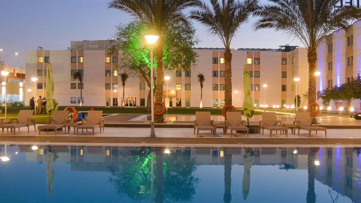 An-Nuzhah Hotel | Novotel Cairo Airport