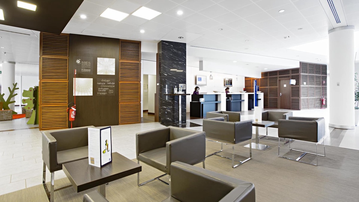 Cardano al Campo Hotel | Novotel Milan Malpensa Airport