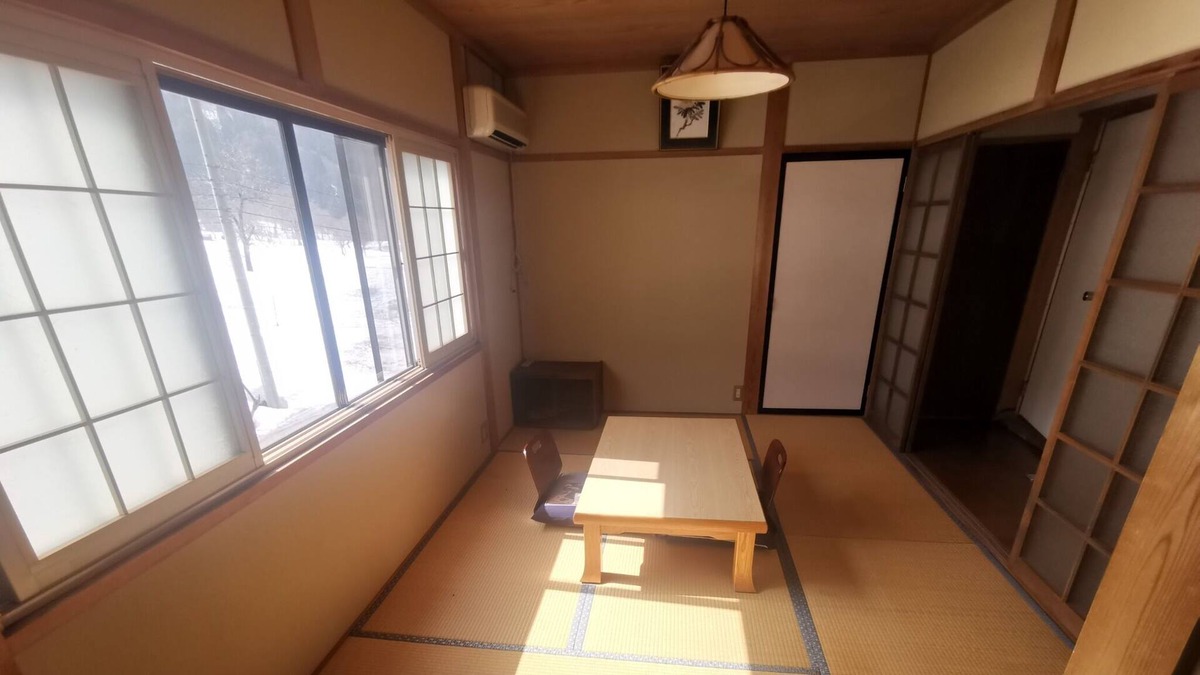 Nozawaonsen House | Nozawa Onsen A 3minute walk from the ski slop / Shimotakai-gun Nagano
