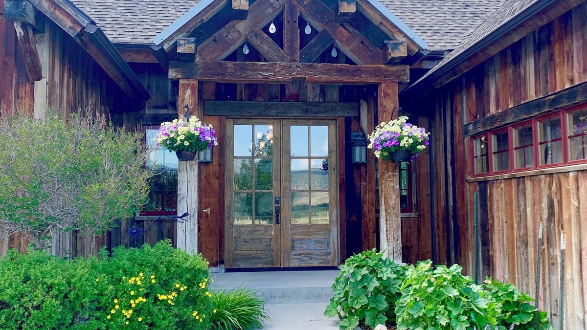 Divide Cabin | nRiverfront Timber-framed Hunting Lodge; Ideal SW Montana location; Wi-Fi